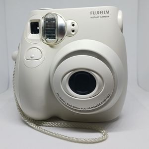 Fujifilm Instax Mini 7S Instant Camera - White Focus 0.6m With Film